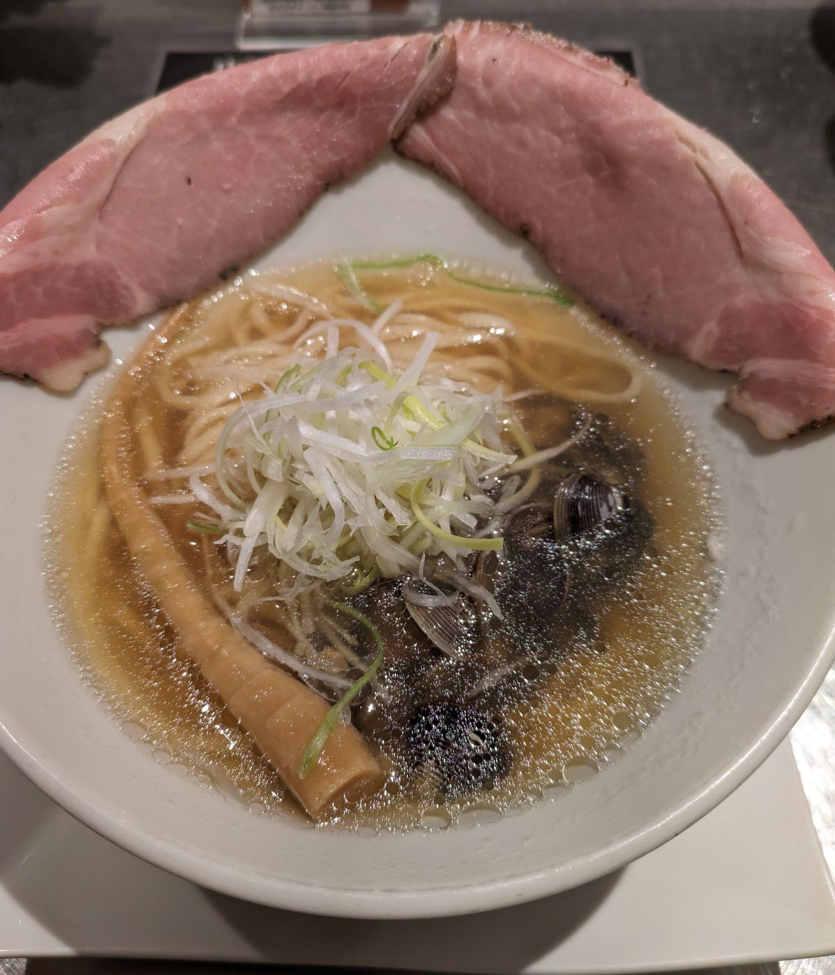 くそオヤジ最後のひとふりのはまぐりチャーシューめん