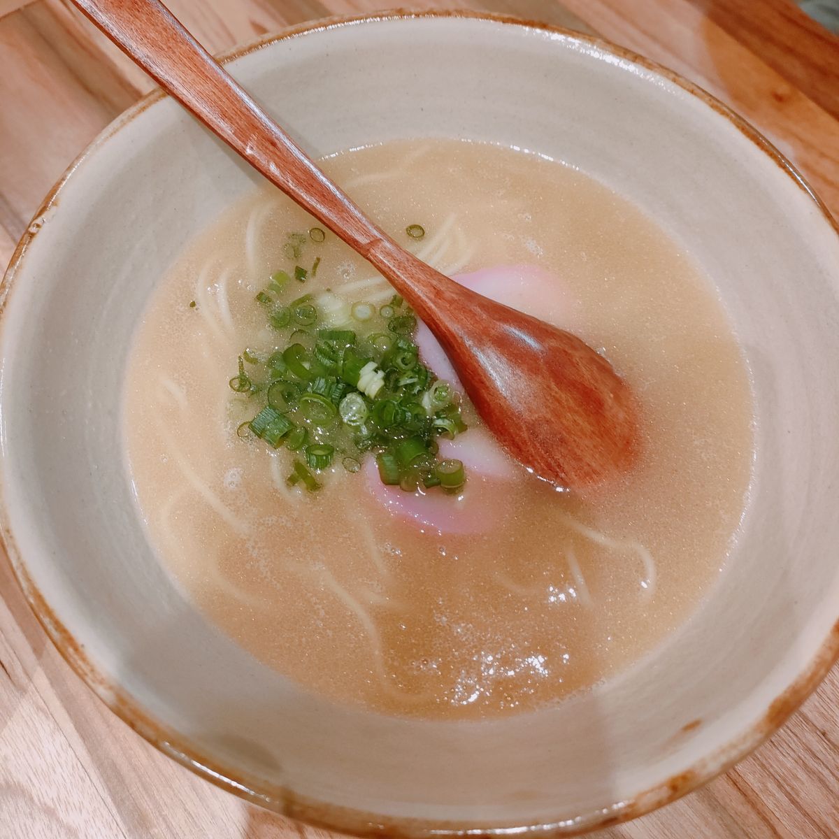 串焼きダイニング ウグイスのとりラーメン